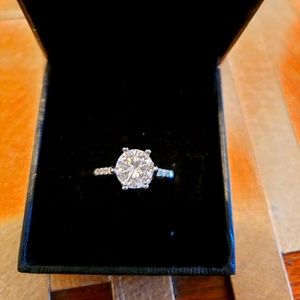 SZ 7 silver solitaire ring 2kt
